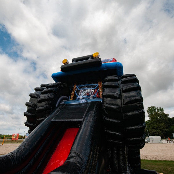 Nafukovacia atrakcia Monster Truck - šmykľavka